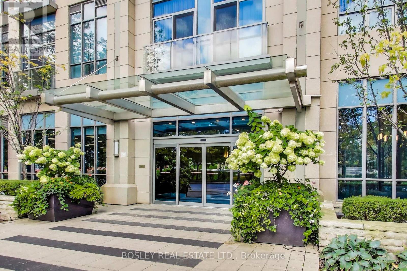 3402 - 15 VIKING LANE