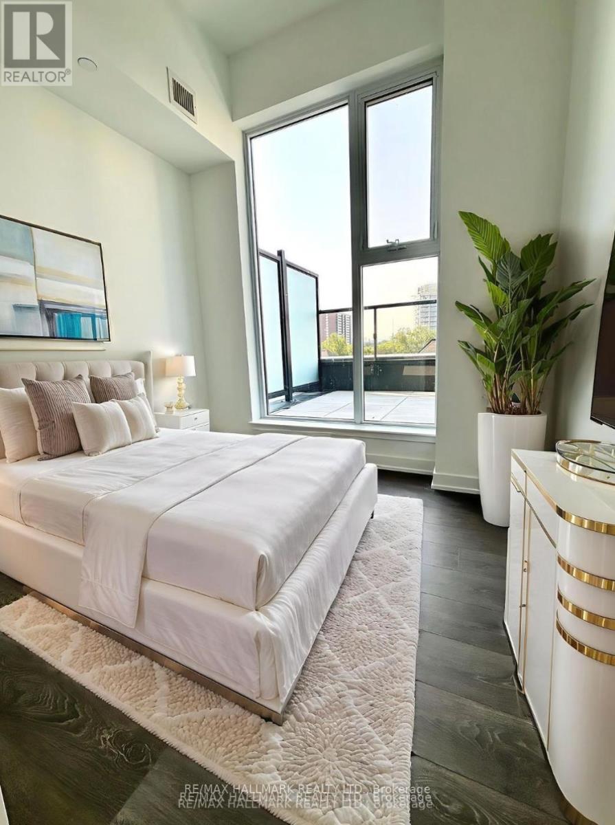 402 - 370 MARTHA STREET