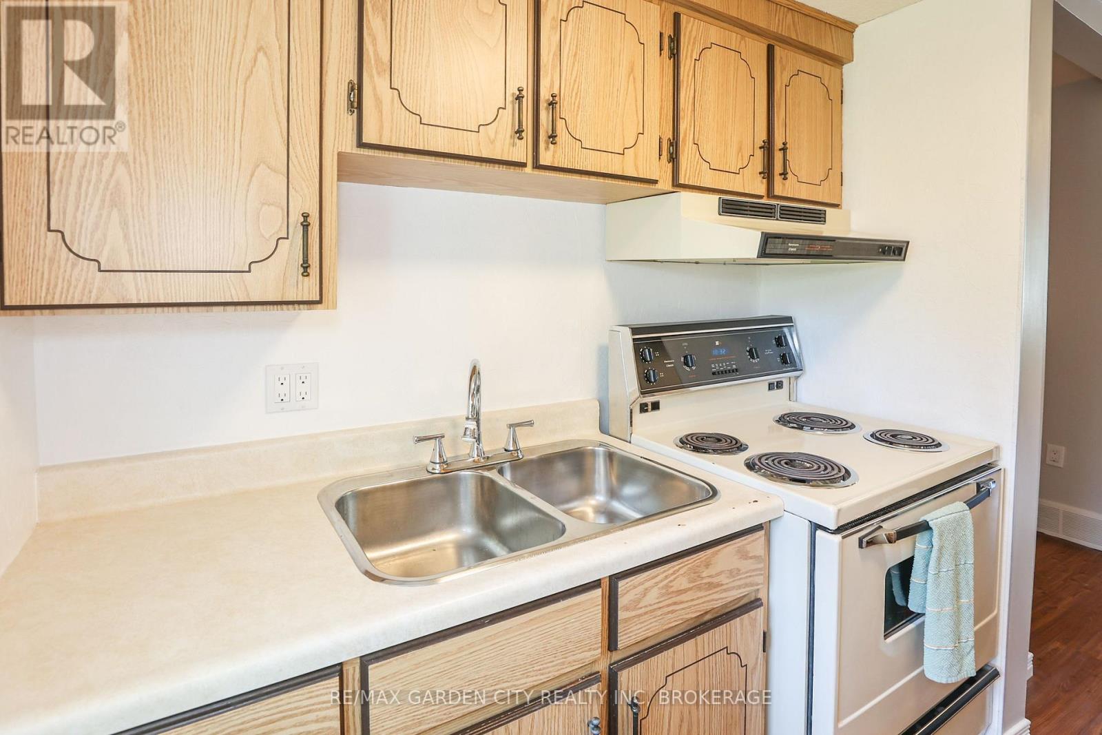 144 MCALPINE AVENUE S