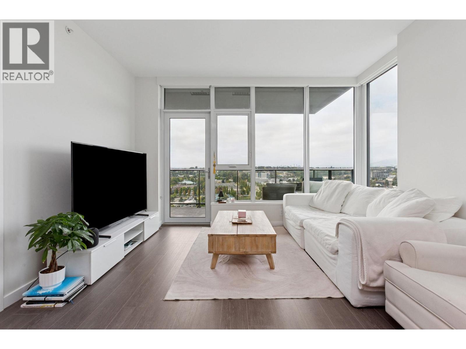 1305 2186 GILMORE AVENUE