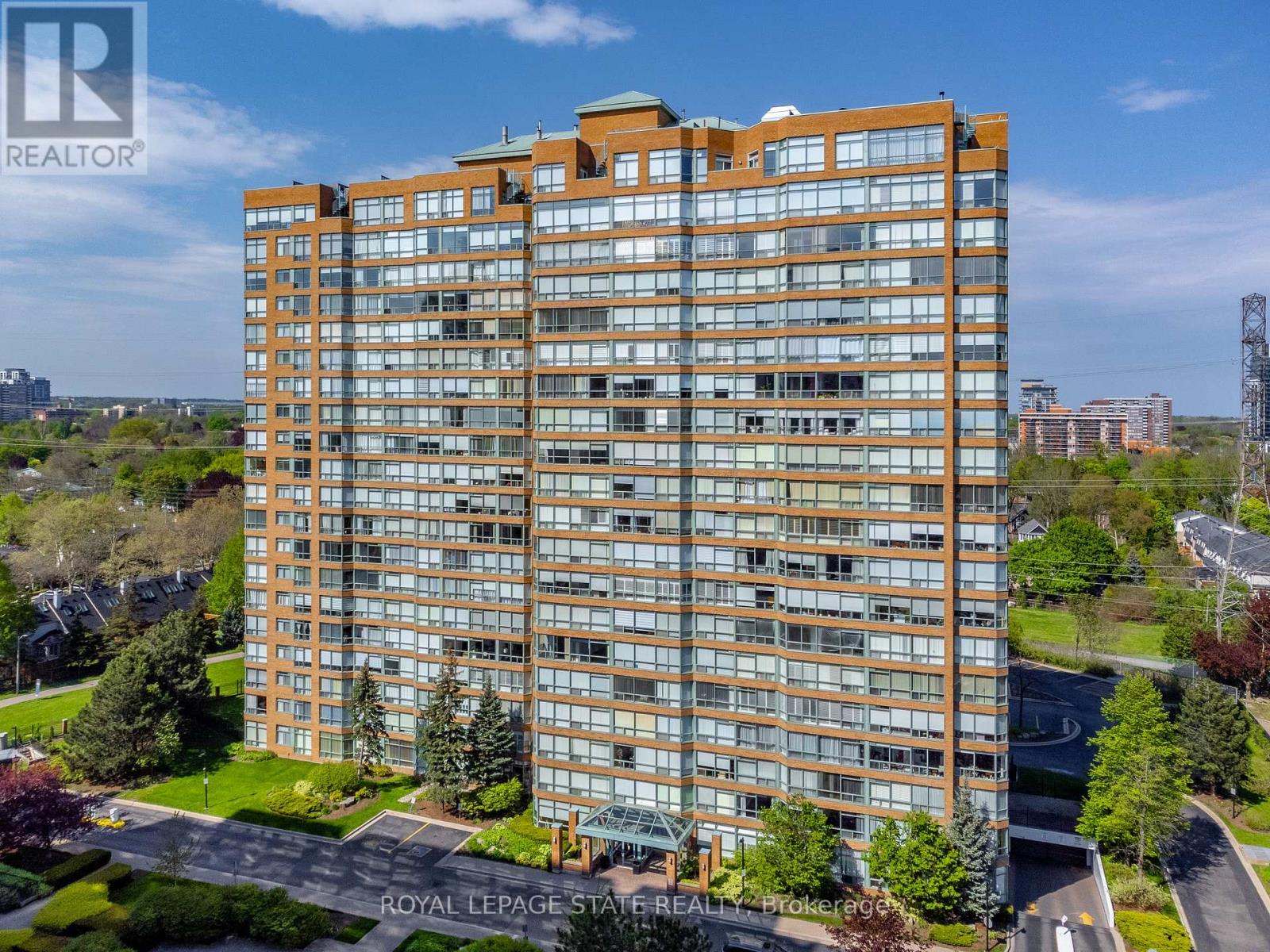 811 - 1276 MAPLE CROSSING BOULEVARD