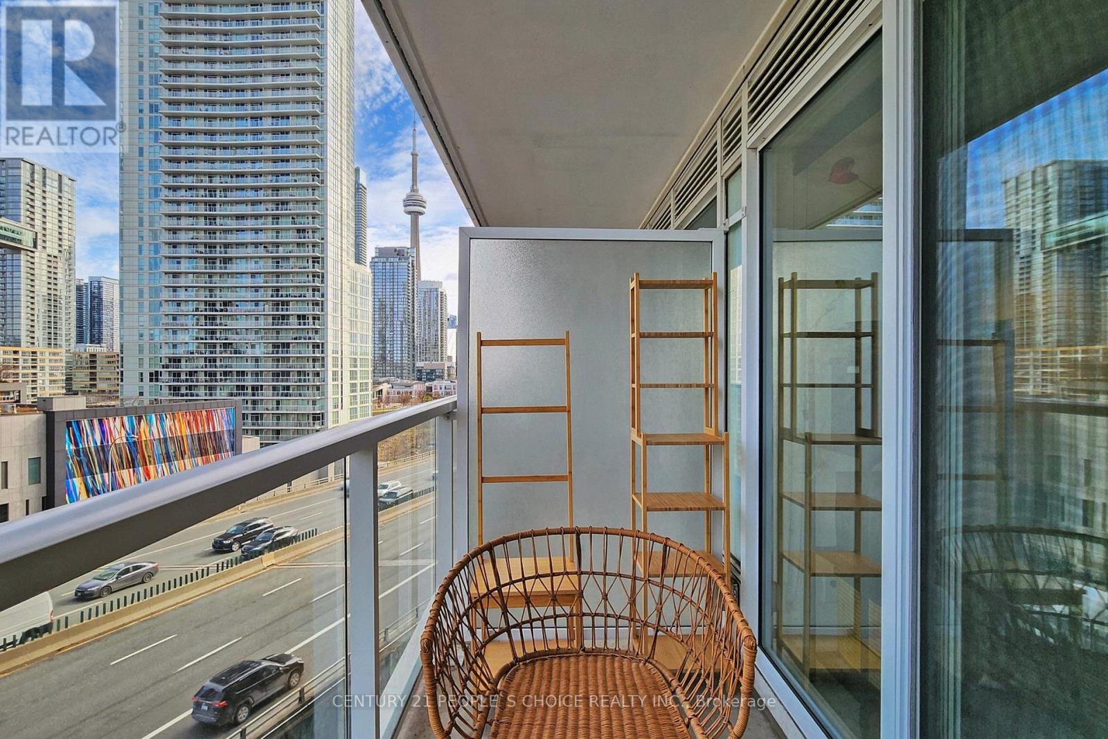 1006 - 17 BATHURST STREET NW