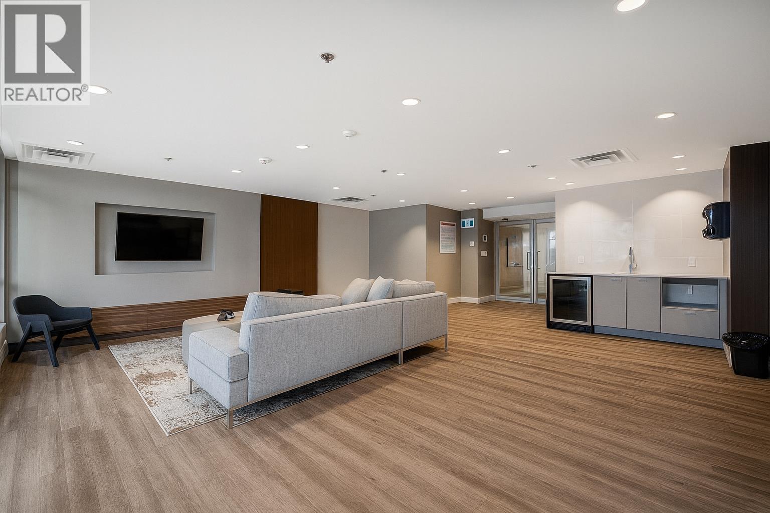 1901 2311 BETA AVENUE