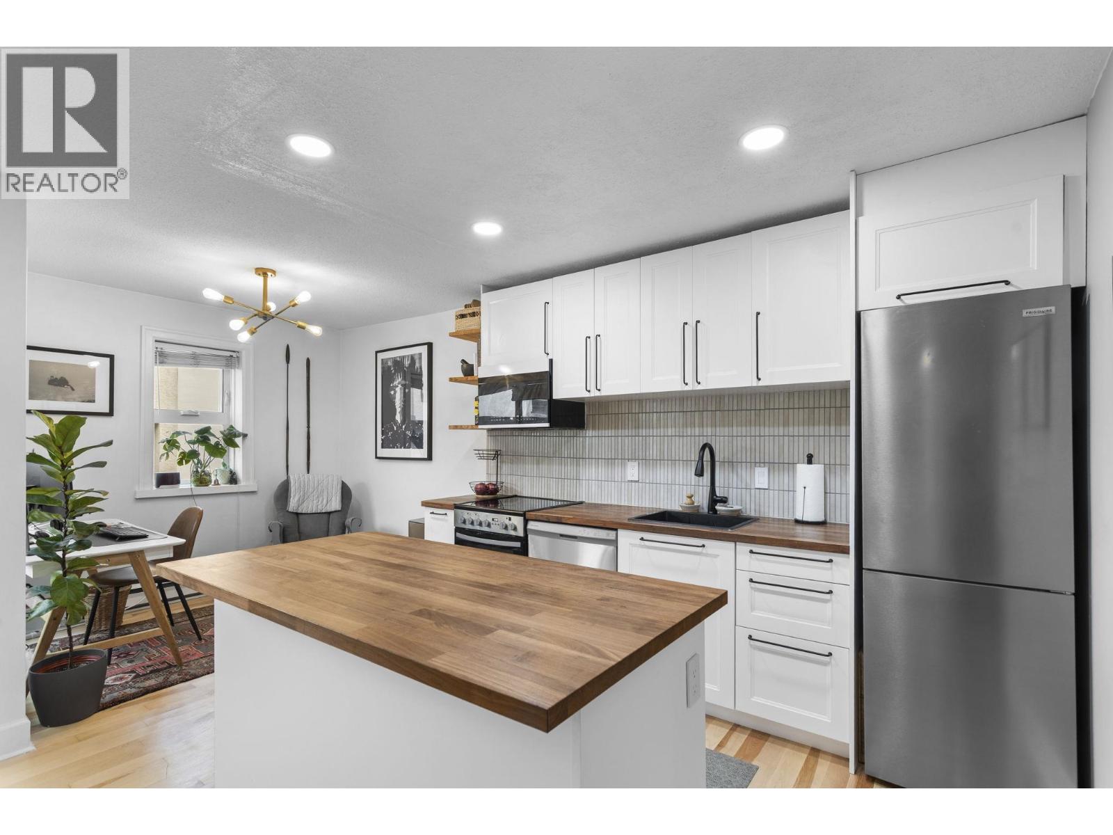 104 1045 W 8TH AVENUE