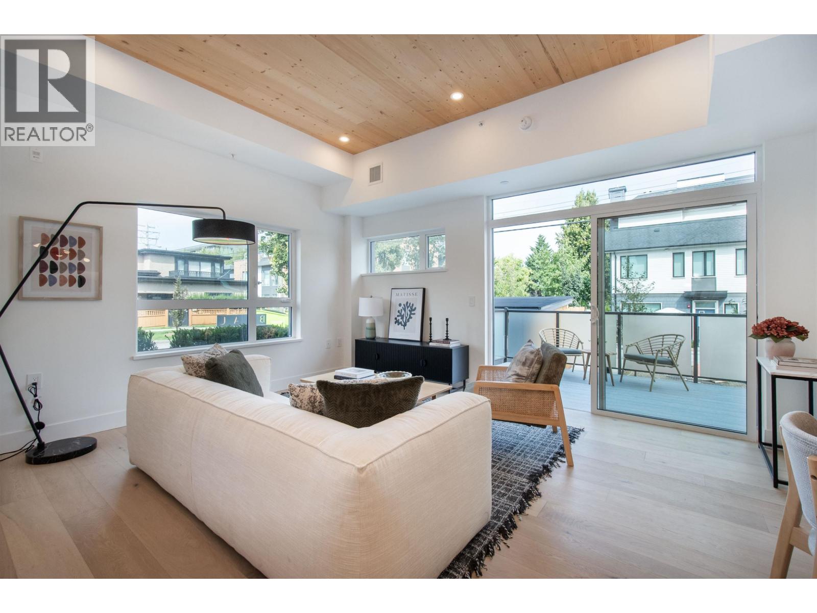 4150 COLUMBIA STREET