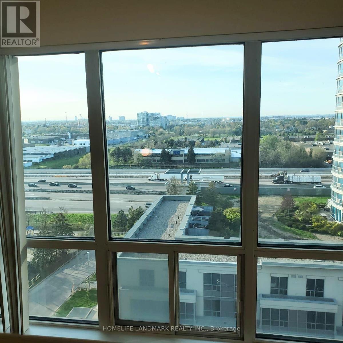 1115 - 8 LEE CENTRE DRIVE