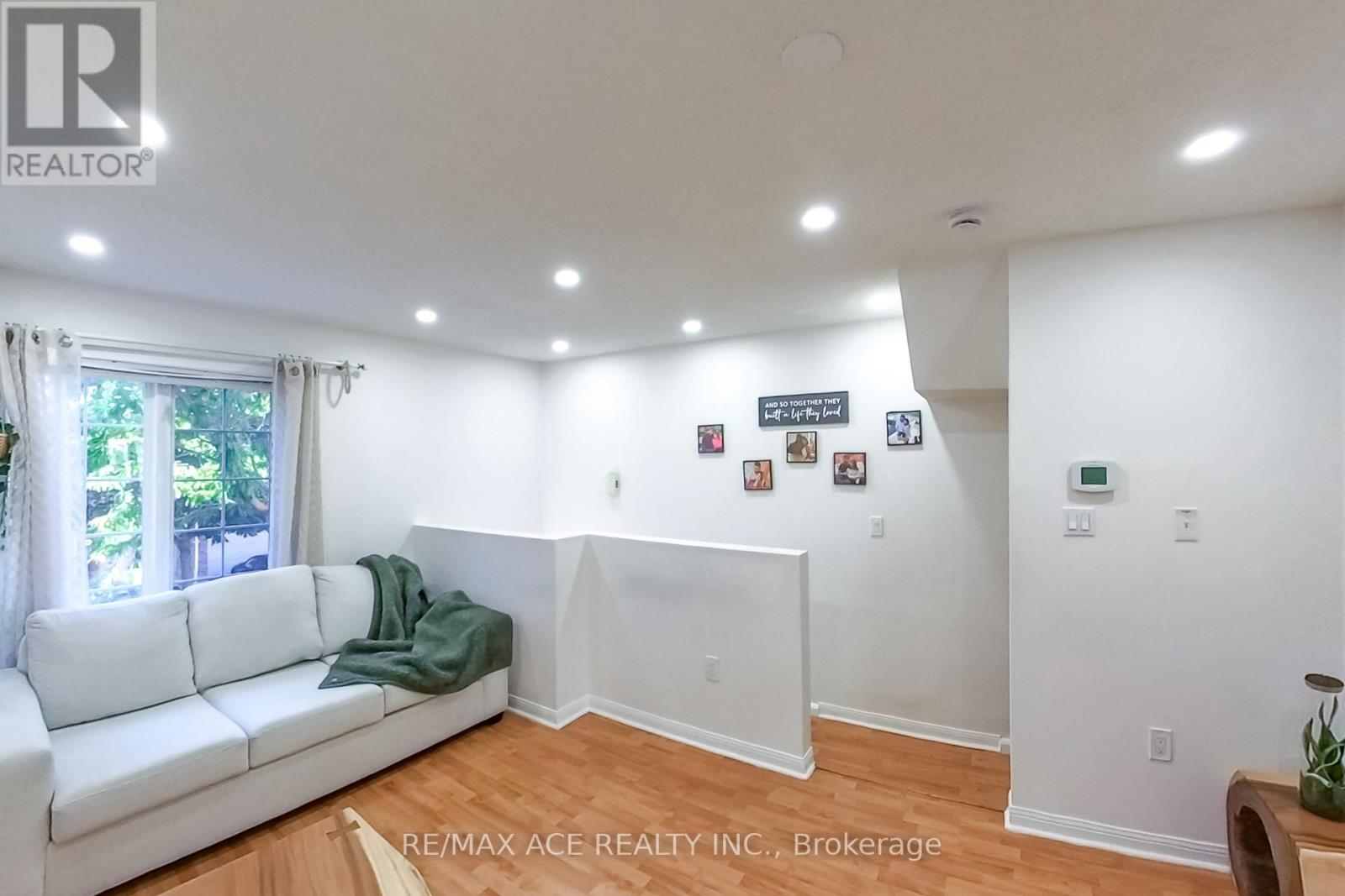 22 - 1525 SOUTH PARADE COURT