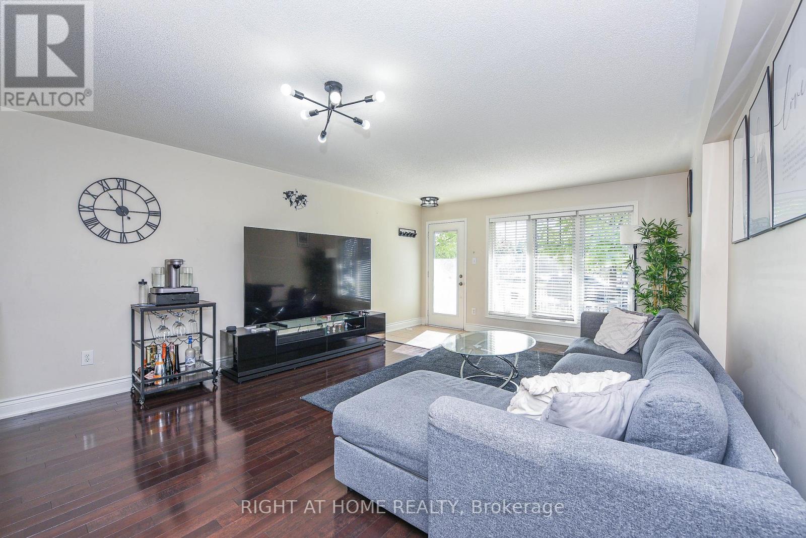 13 - 3335 THOMAS STREET