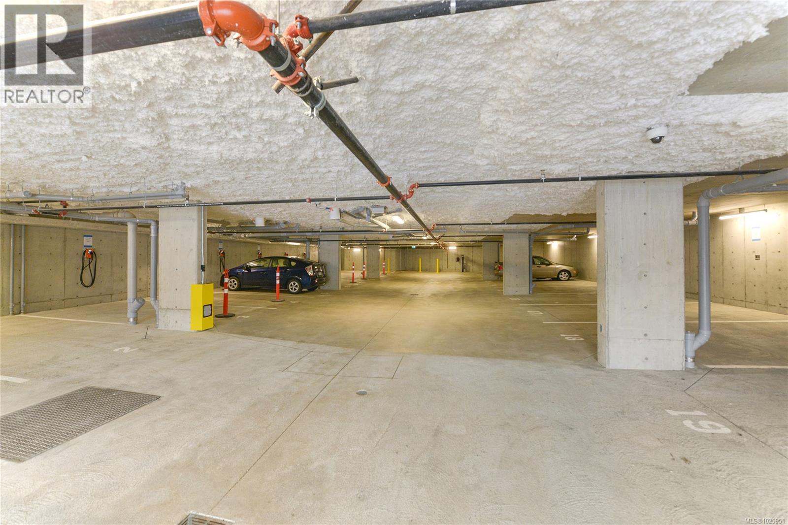 406 1301 Hillside Ave