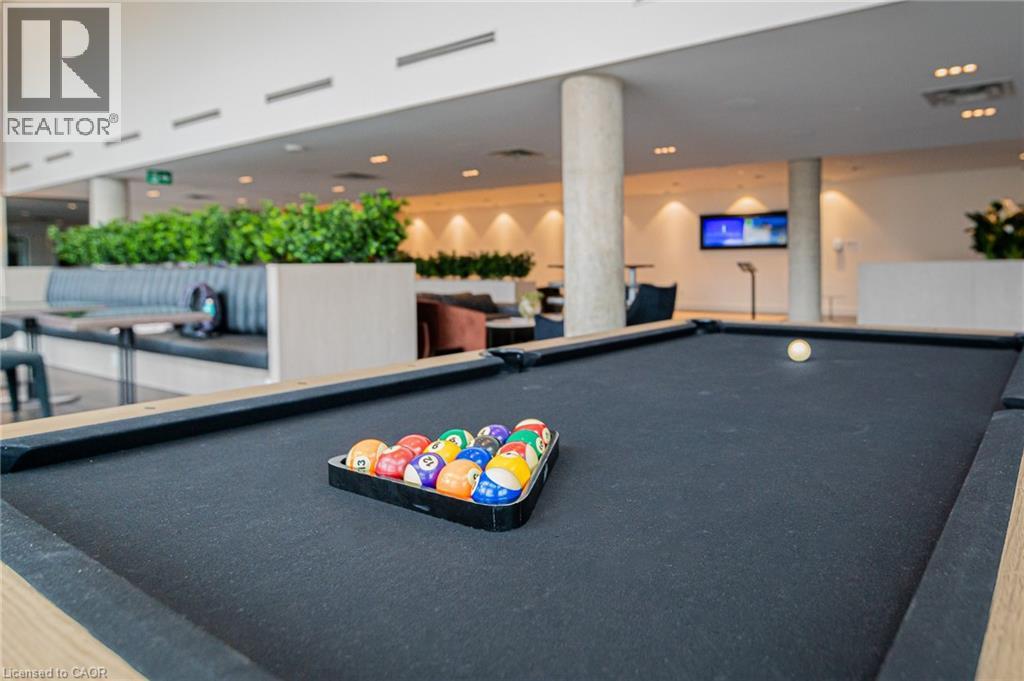 15 WELLINGTON Street S Unit# 1810