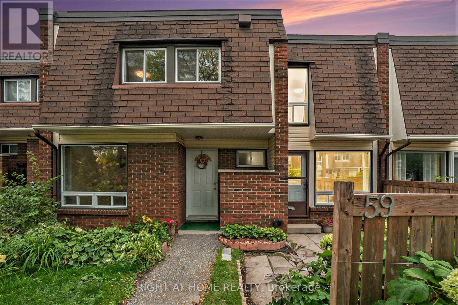 59 - 2939 FAIRLEA CRESCENT