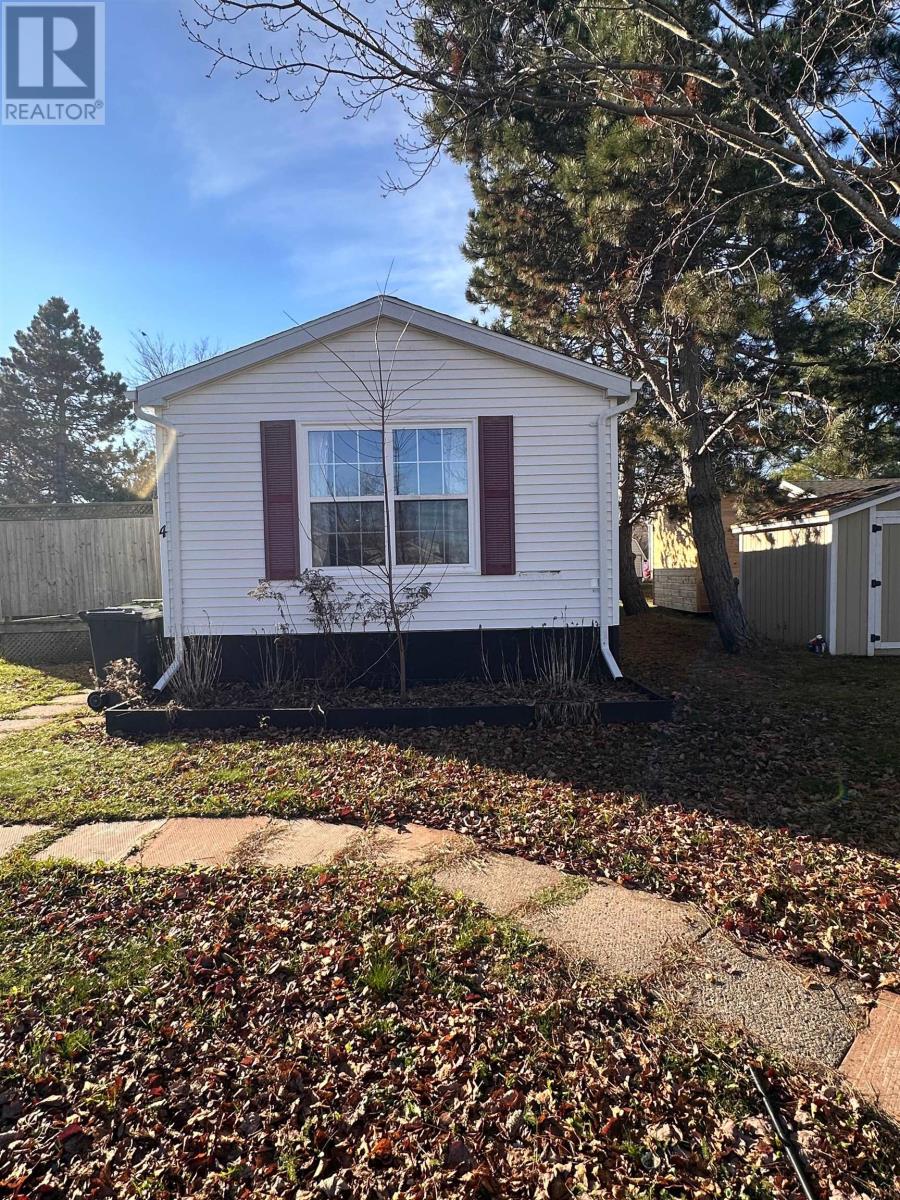 4 Spinnaker Crescent