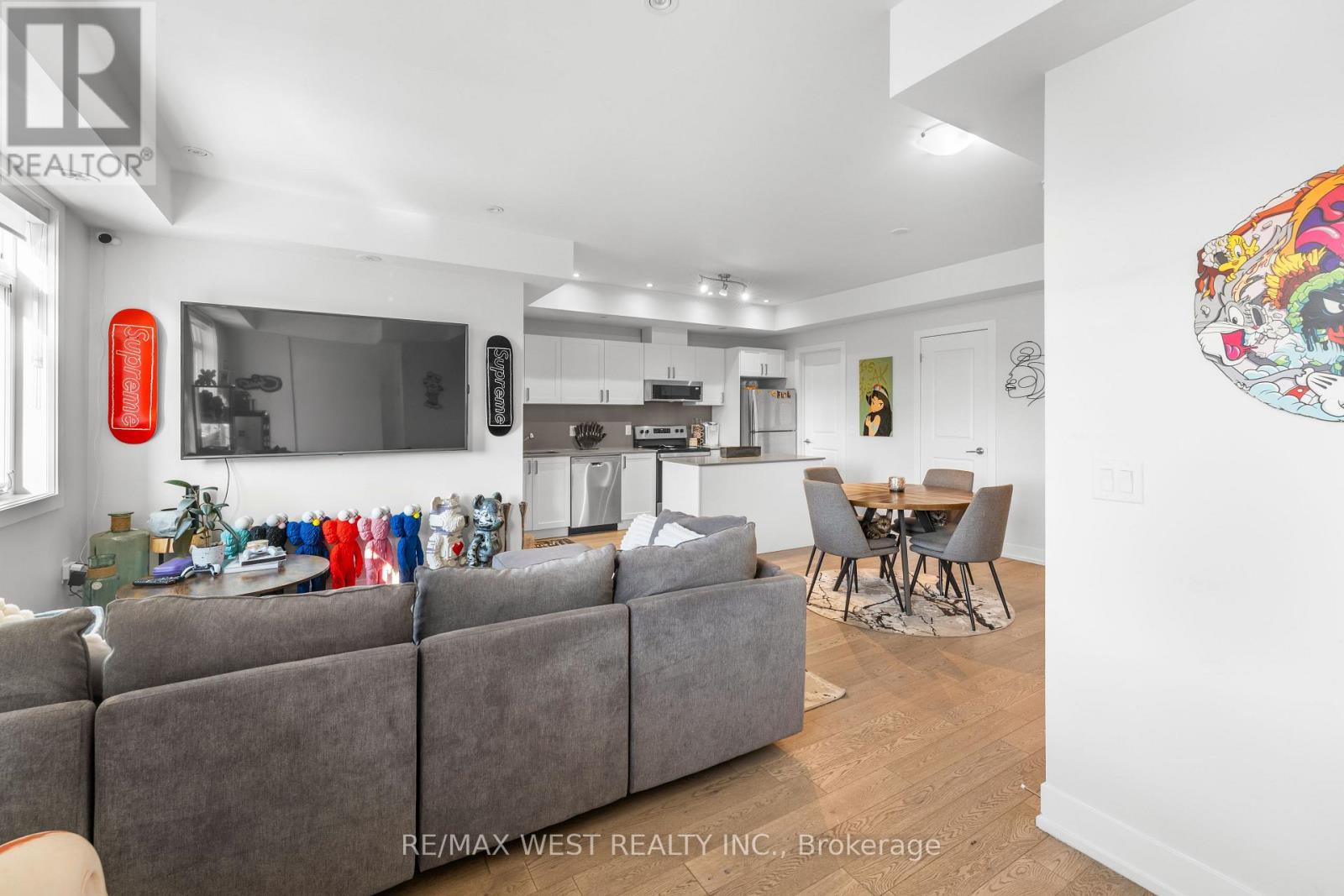 1062 DOUGLAS MCCURDY COMMON