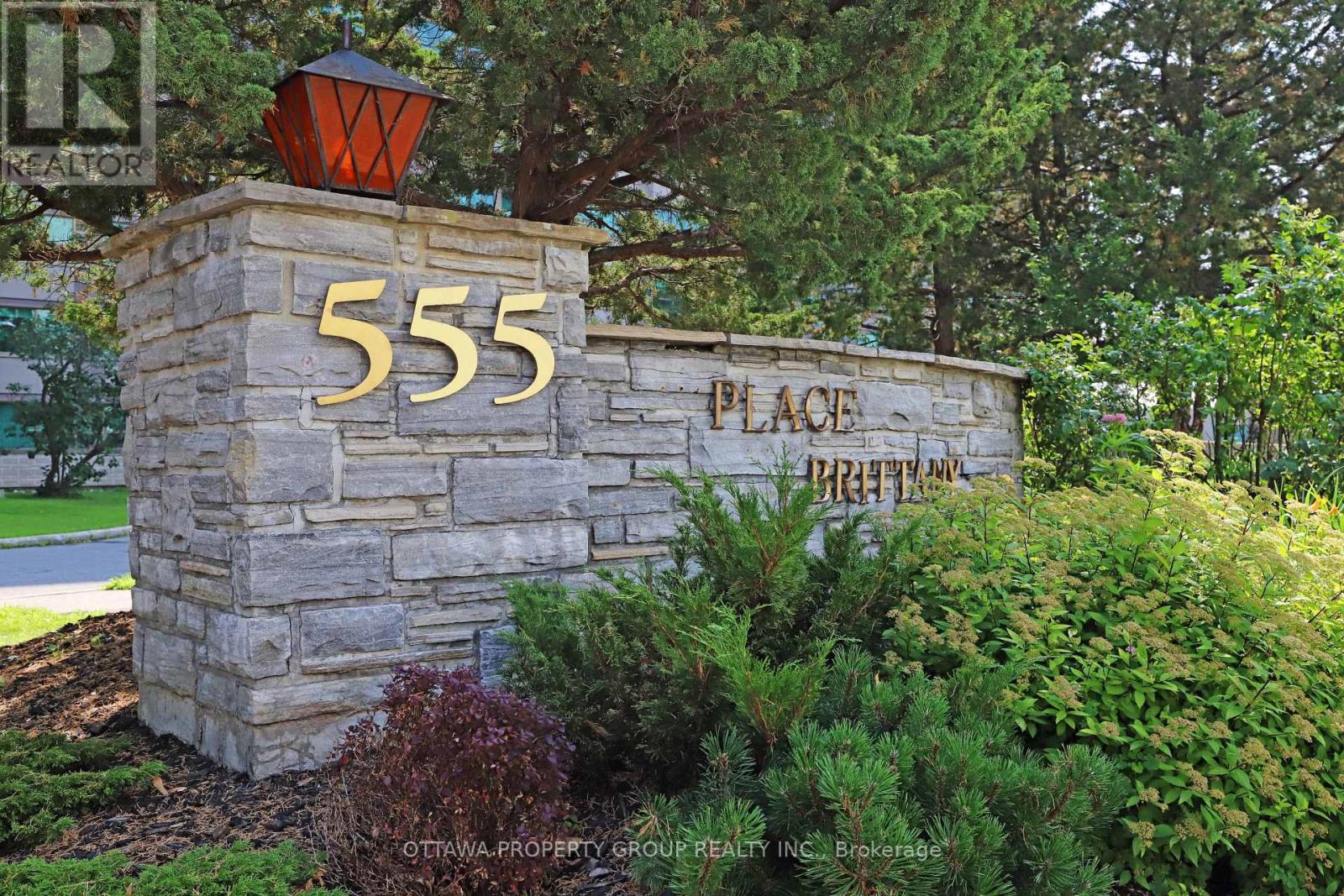 416 - 555 BRITTANY DRIVE