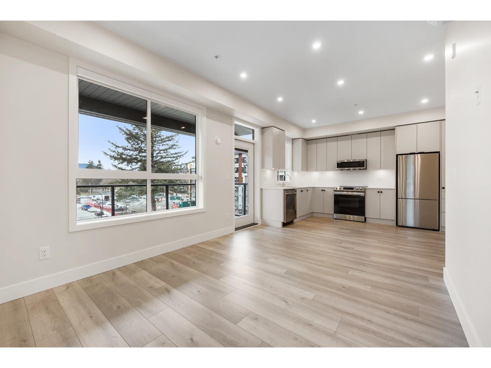 510 45505 CAMPUS DRIVE, Garrison Crossing