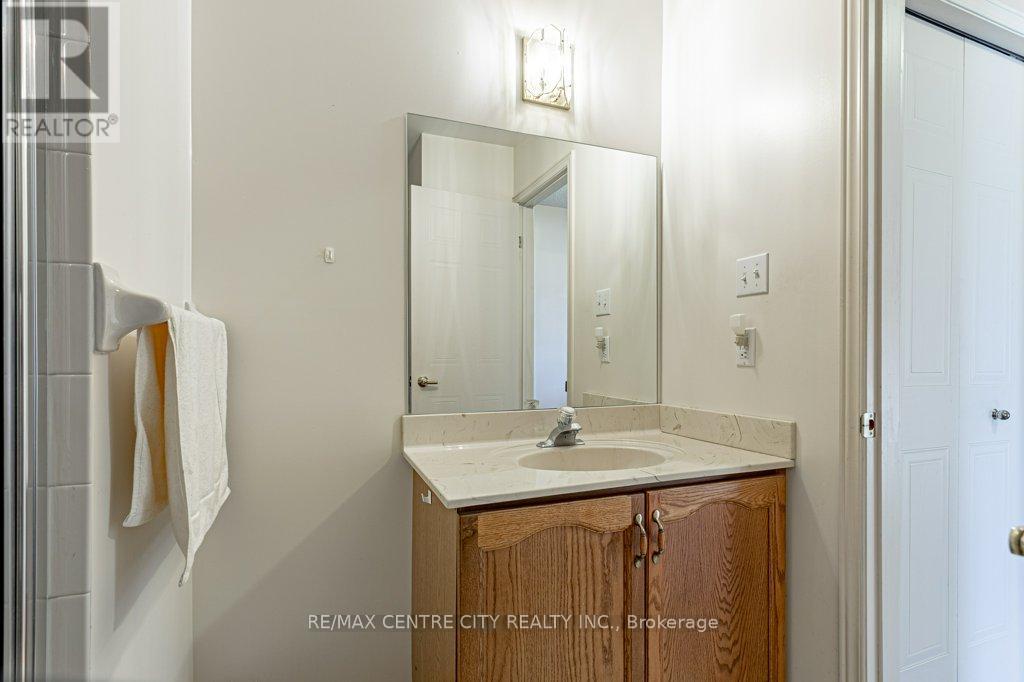 18 - 825 SHELBORNE STREET