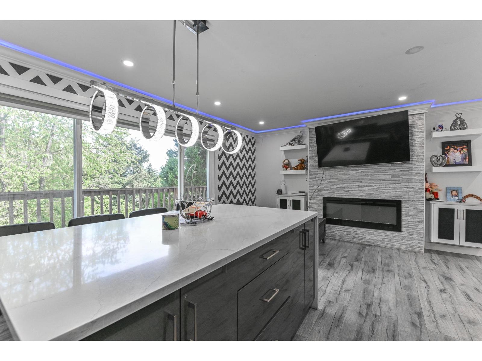 2802 UPLAND CRESCENT