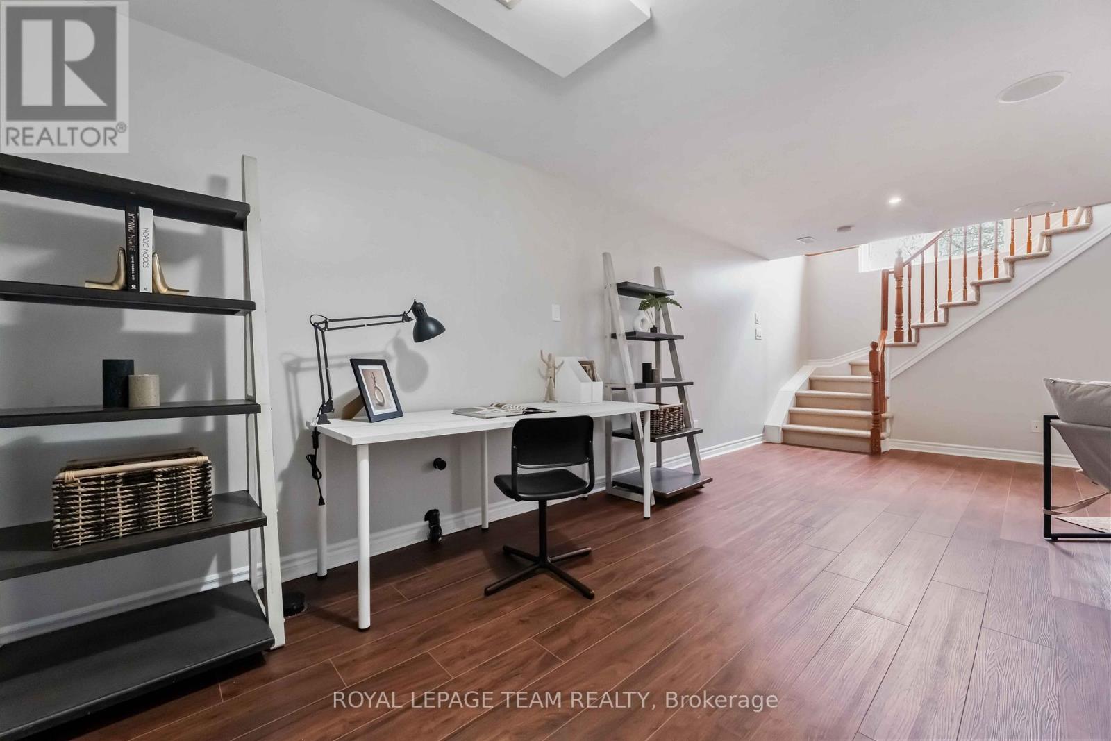 246 TANDALEE CRESCENT