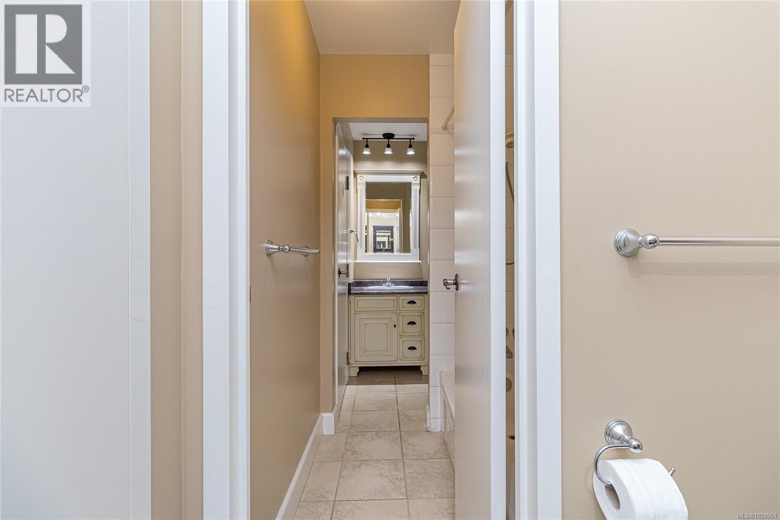 501 1745 Leighton Rd