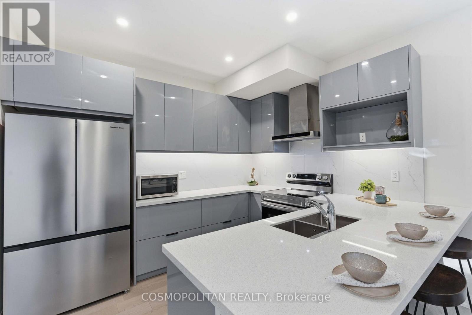 B - 71 BRADLEY STREET