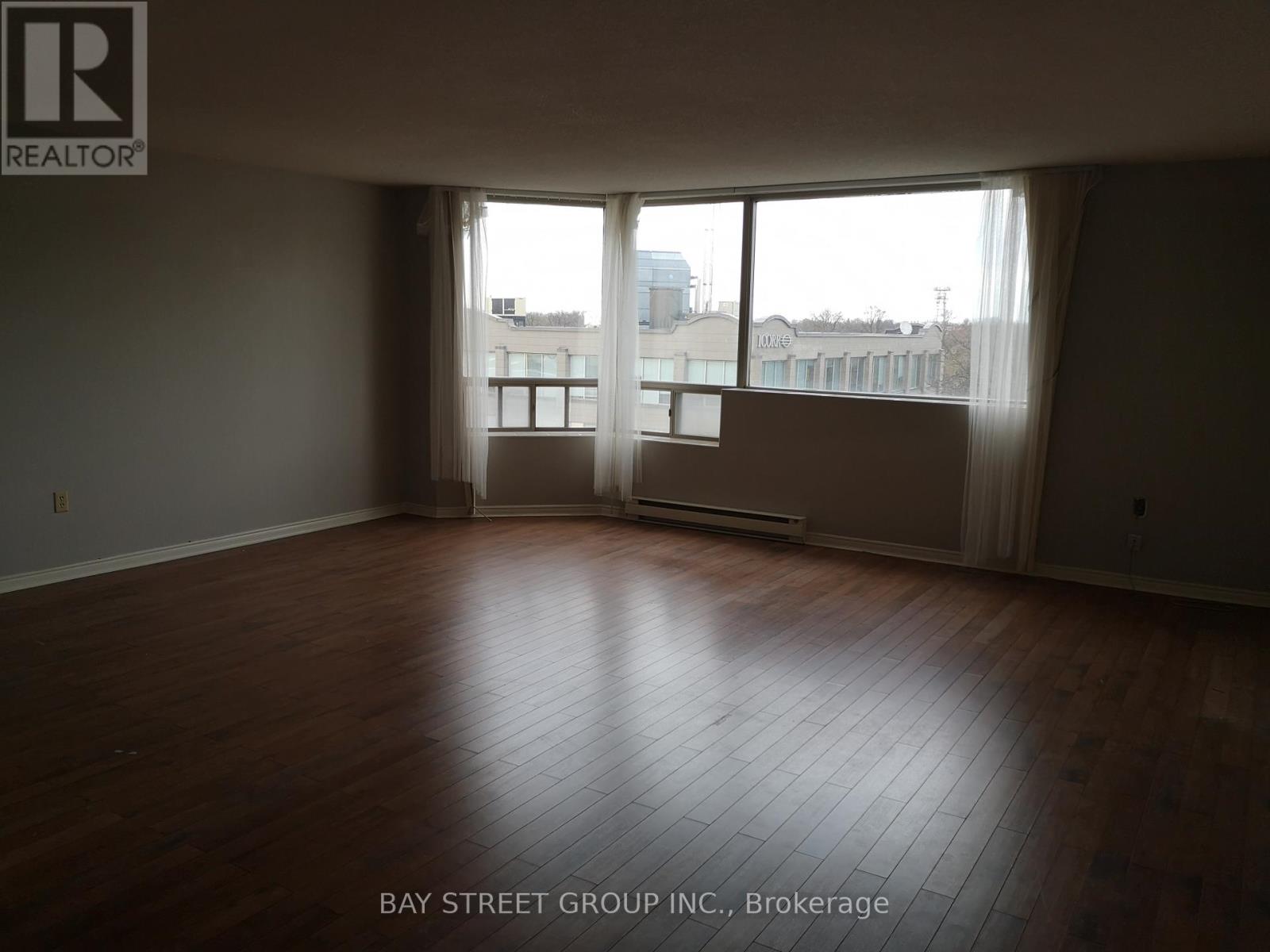 708 - 695 RICHMOND STREET