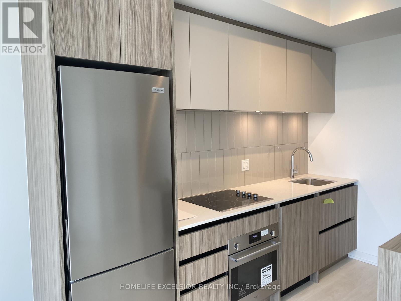 B-2305 - 7950 BATHURST STREET