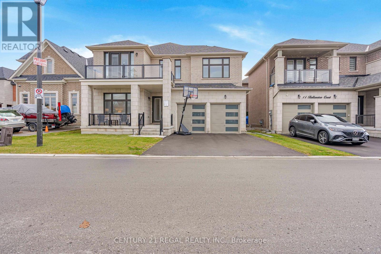 15 BALLANVIEW COURT