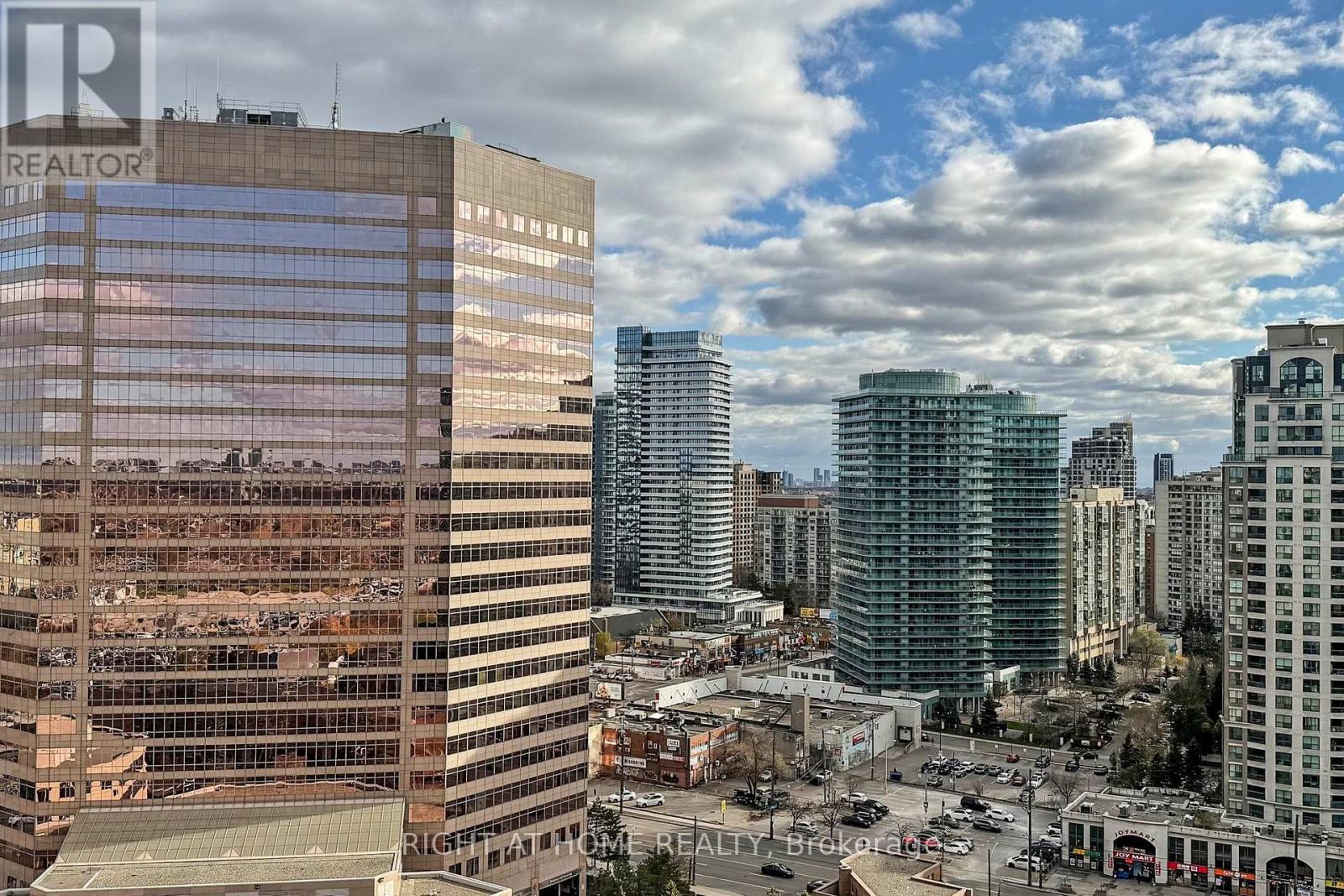 2021 - 25 GREENVIEW AVENUE