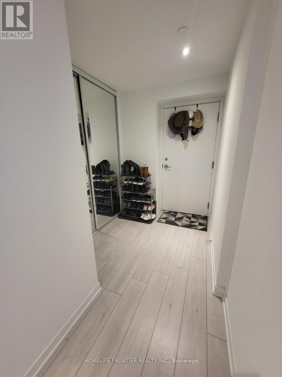 5807 - 950 PORTAGE PARKWAY