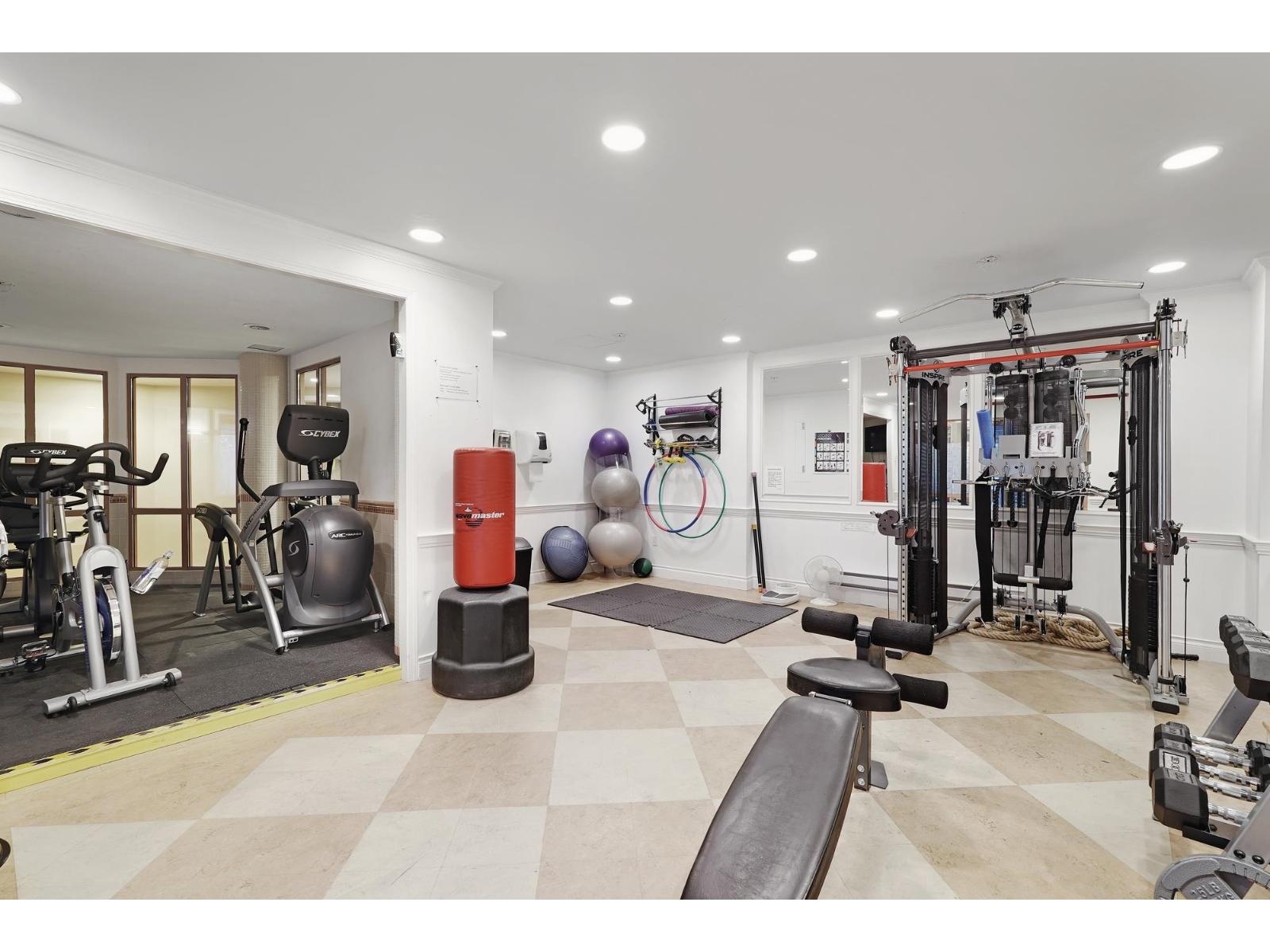 213 1575 BEST STREET