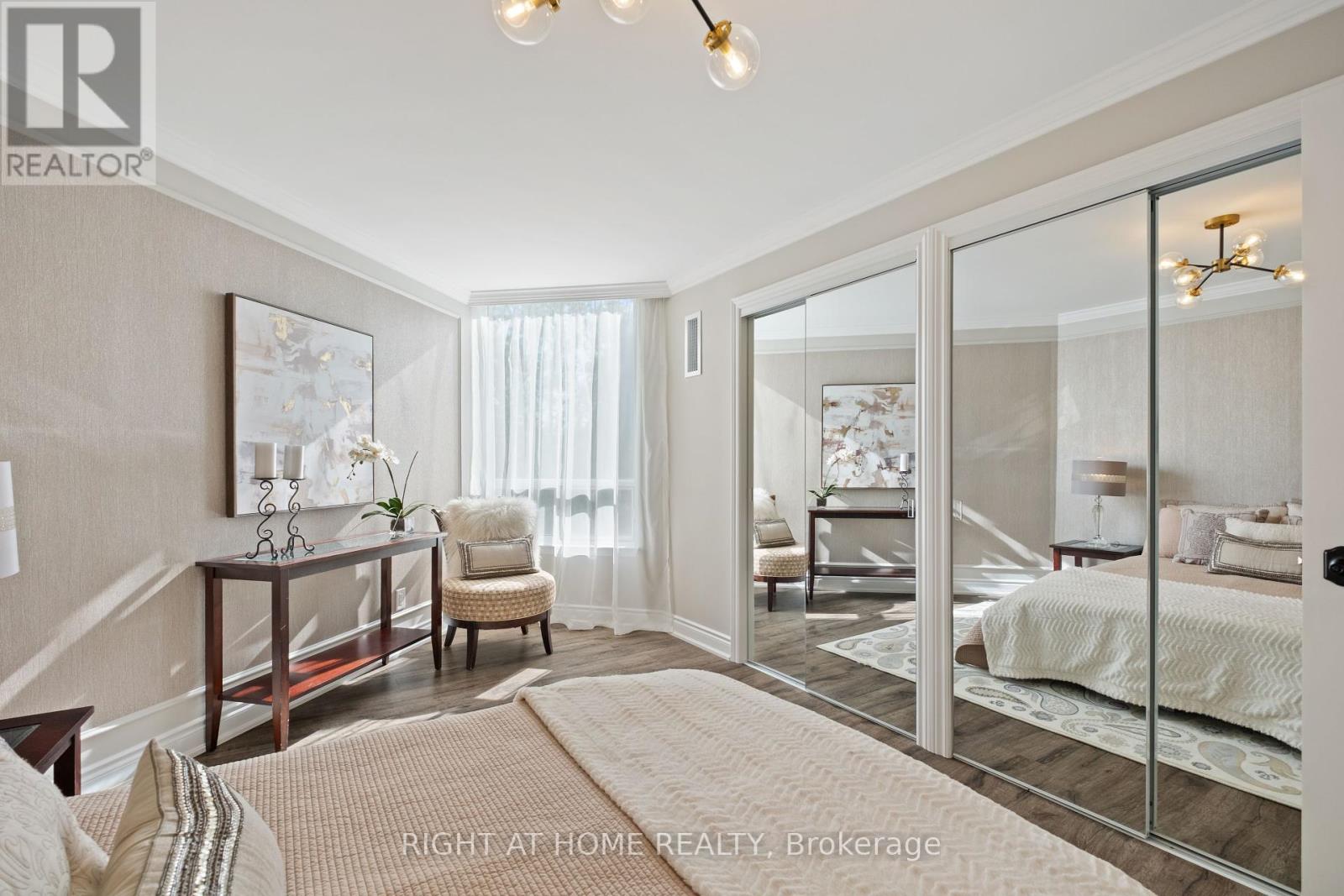 307 - 120 PROMENADE CIRCLE