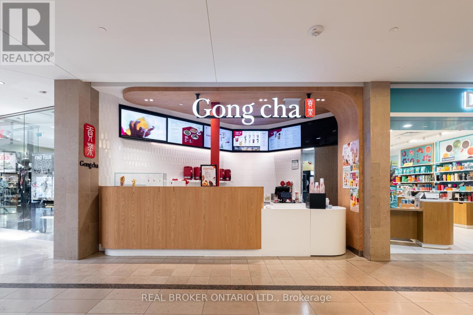 1885A - 25 THE WEST MALL