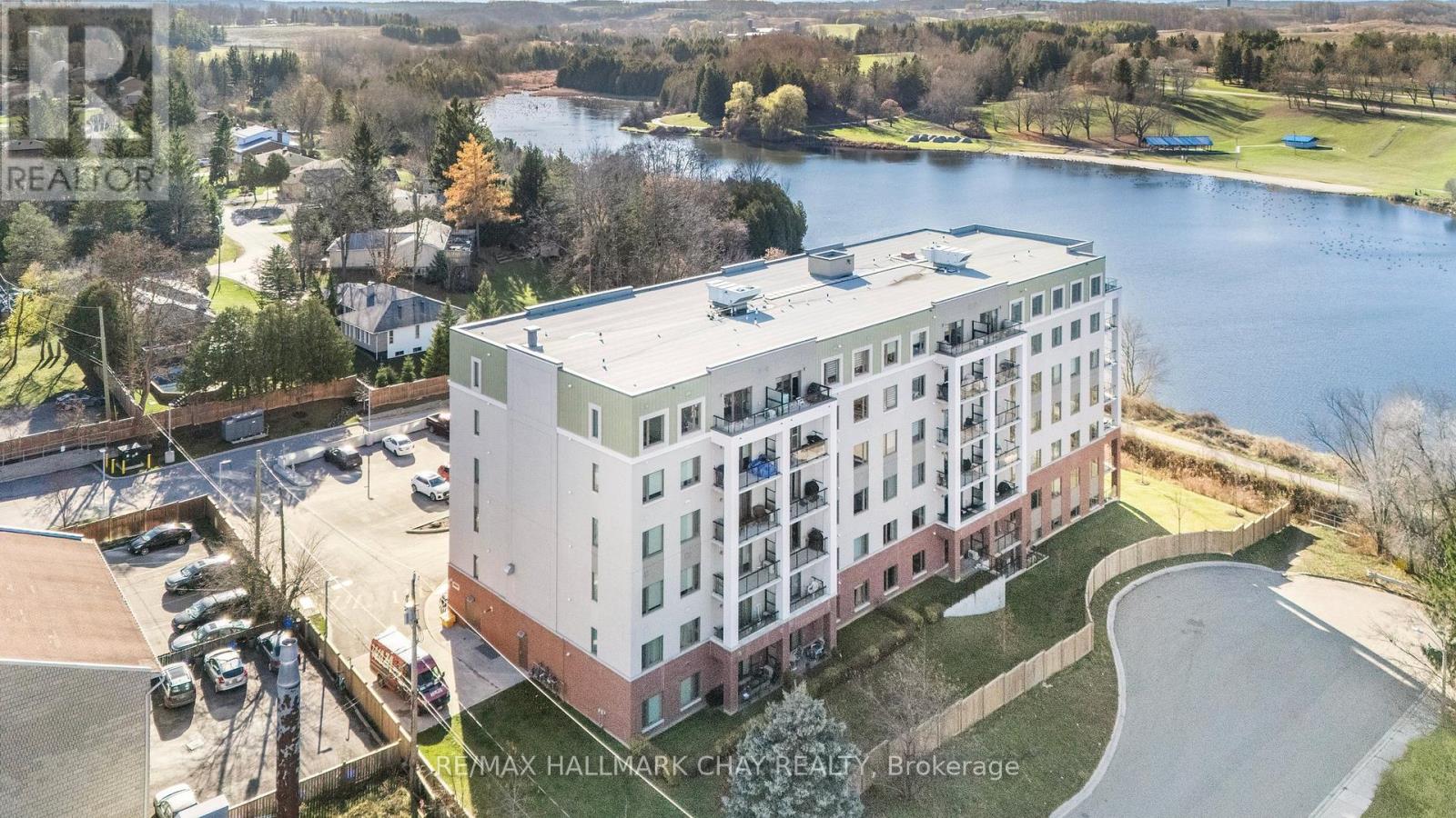 107 - 64 QUEEN STREET S