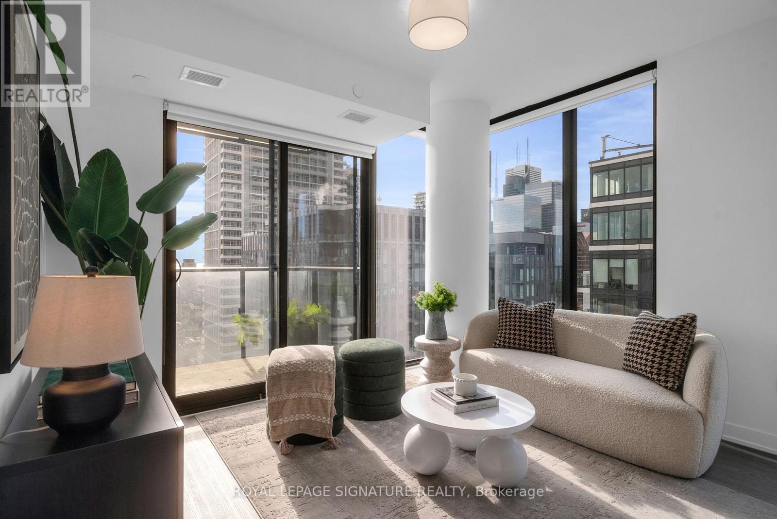 2902 - 47 MUTUAL STREET