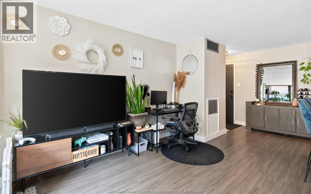 111 RIVERSIDE DRIVE East Unit# 508