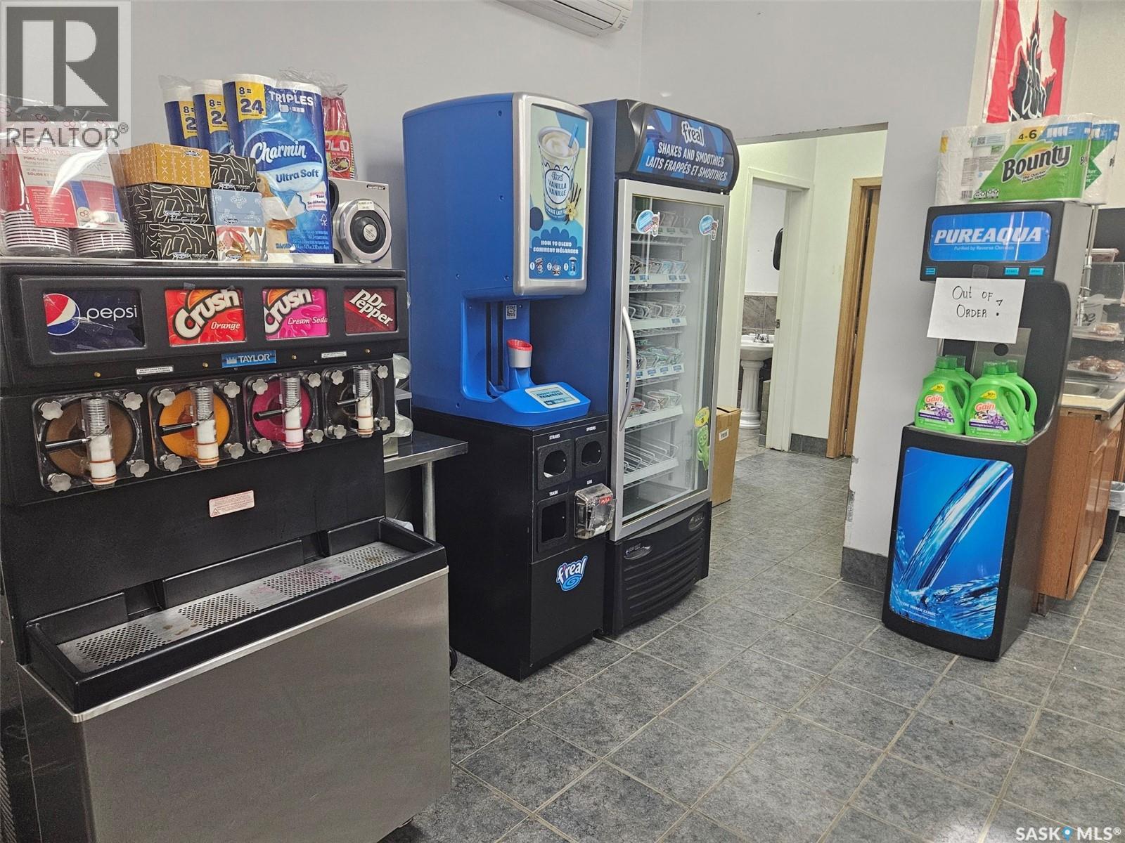 512 & 602 Railway AVENUE