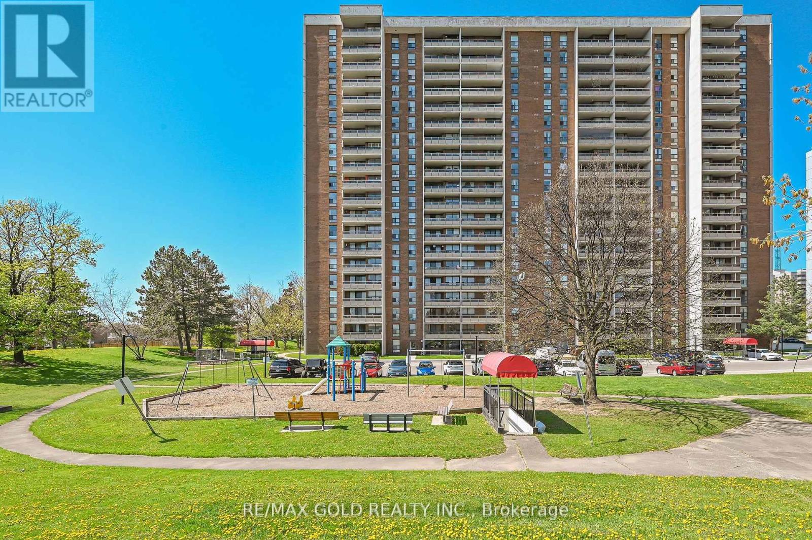 1807 - 4 KINGS CROSS ROAD