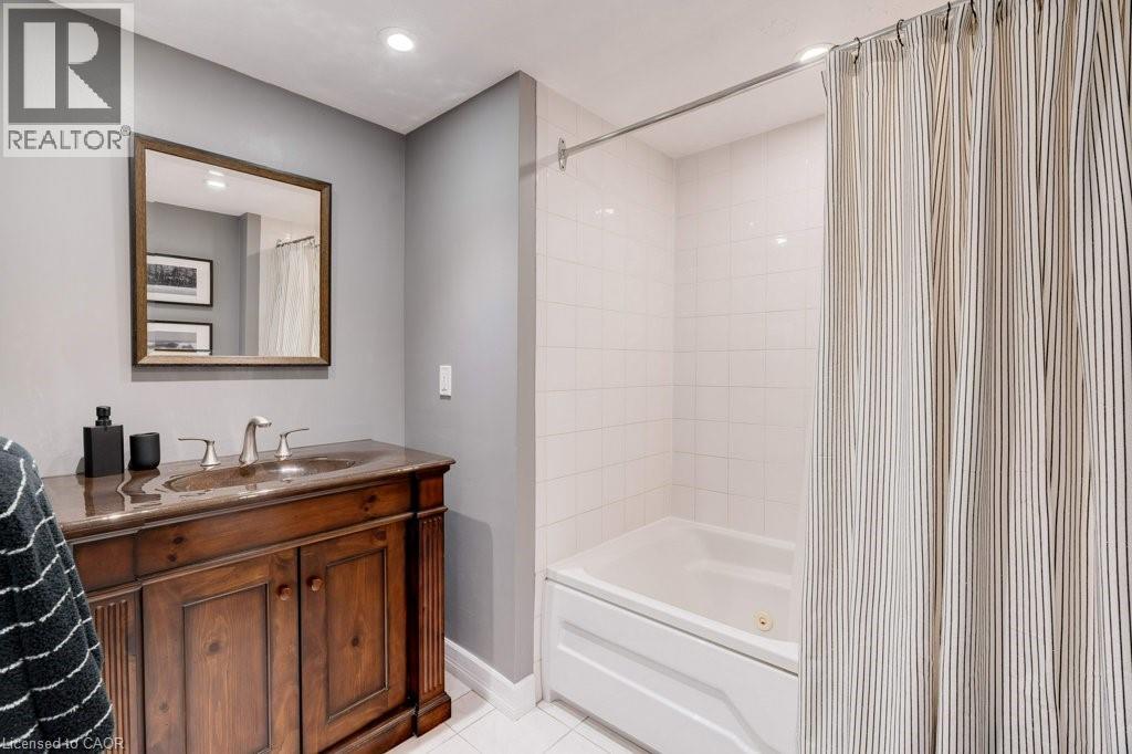 100 BRONTE Road Unit# 214