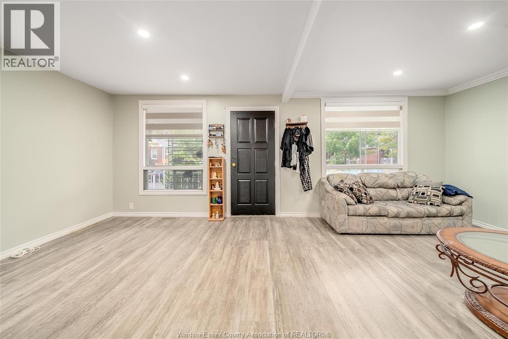 1614 CADILLAC STREET