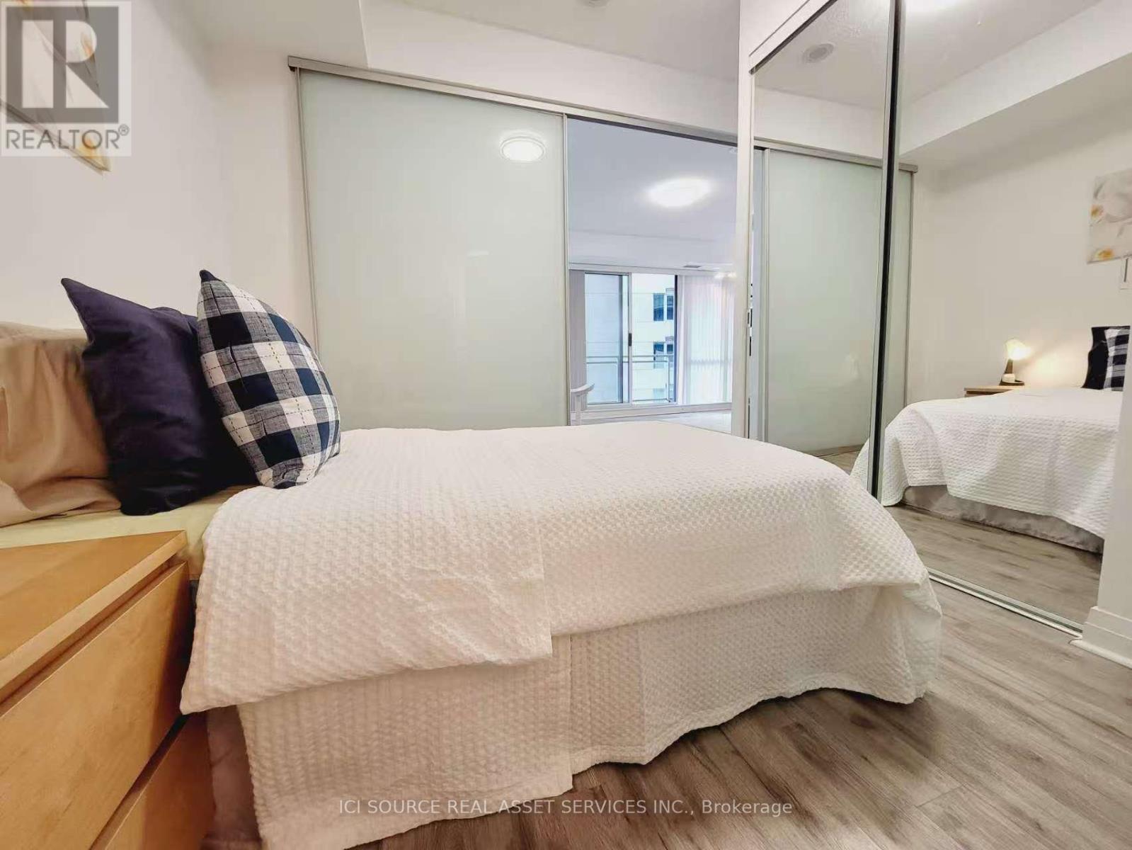 1305 - 220 VICTORIA STREET