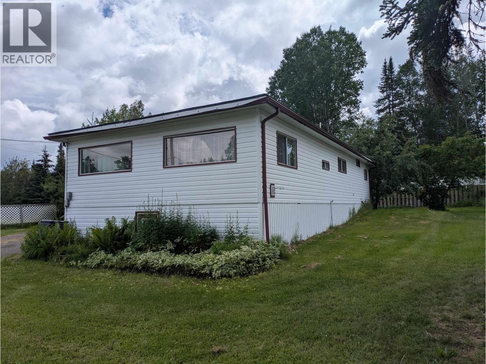 4195 KNIGHT CRESCENT