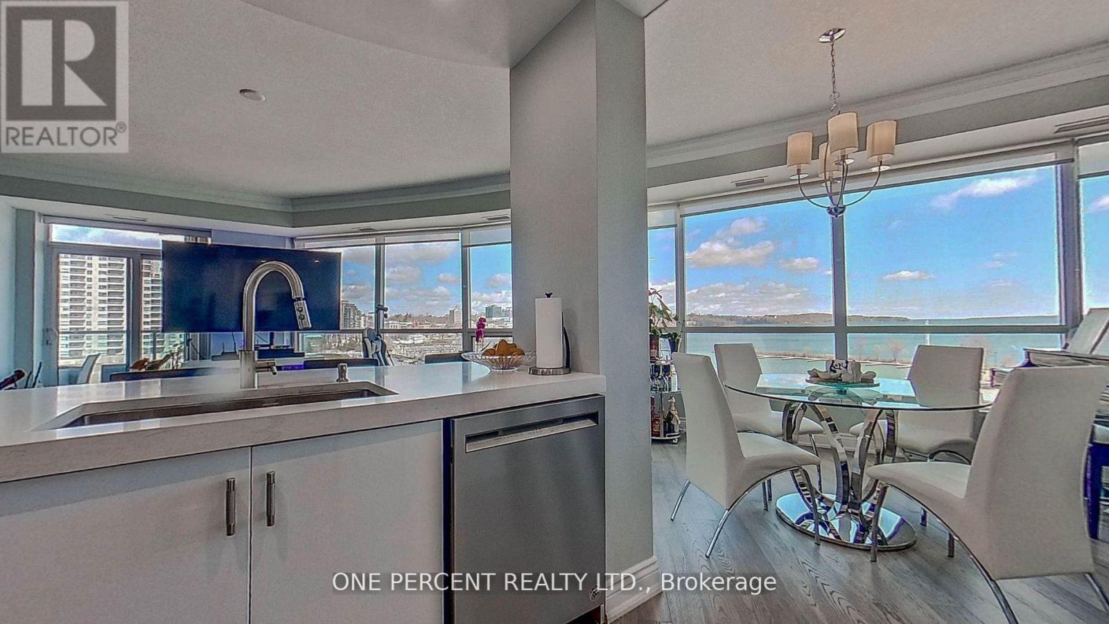 604 - 33 ELLEN STREET