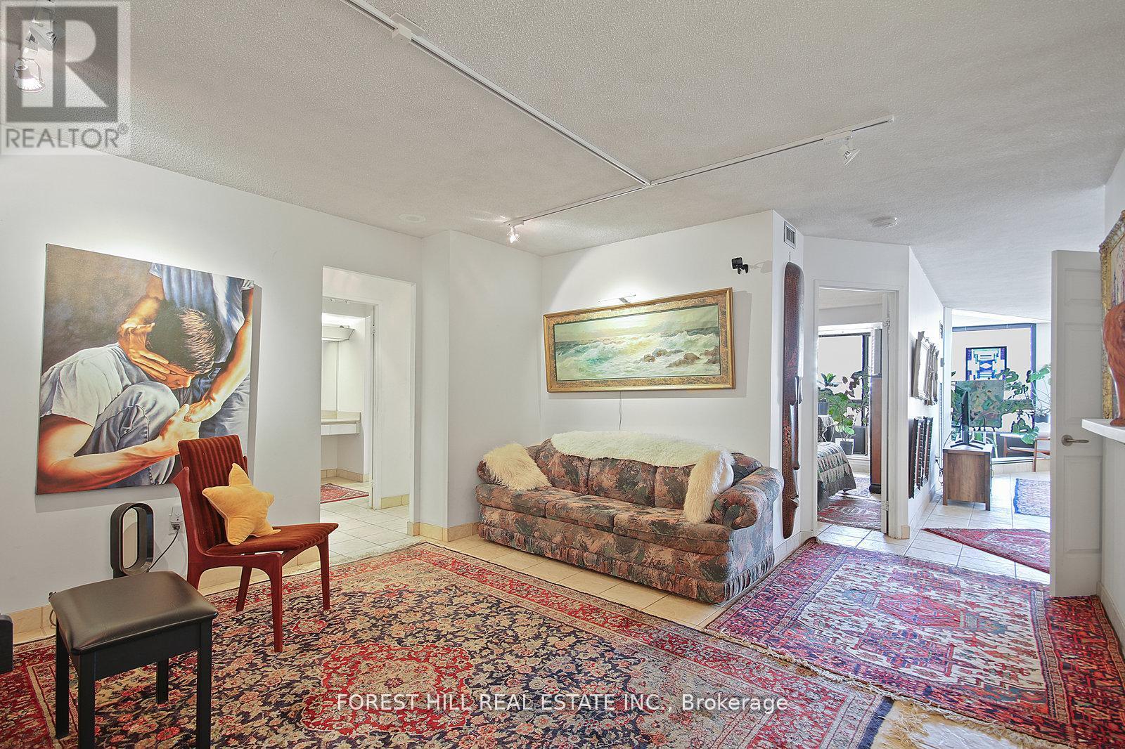 1101 - 130 CARLTON STREET