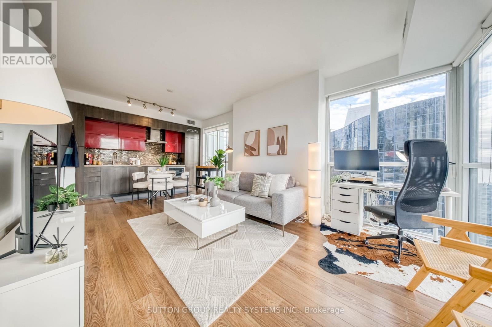 1912 - 300 FRONT STREET W