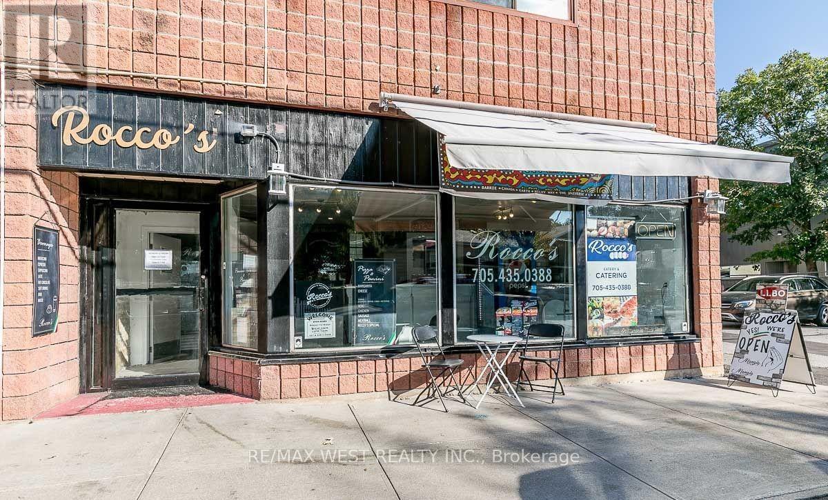 52 WELLINGTON STREET W