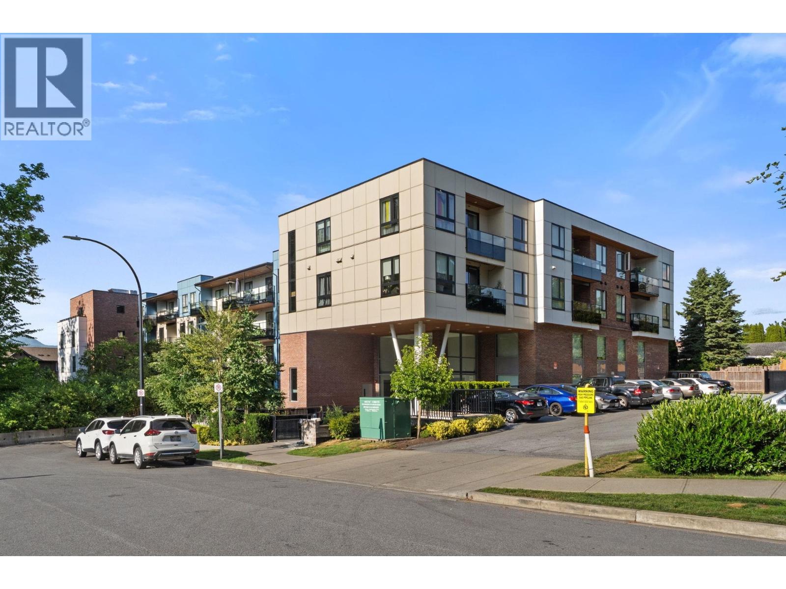 PH14 12320 222 STREET