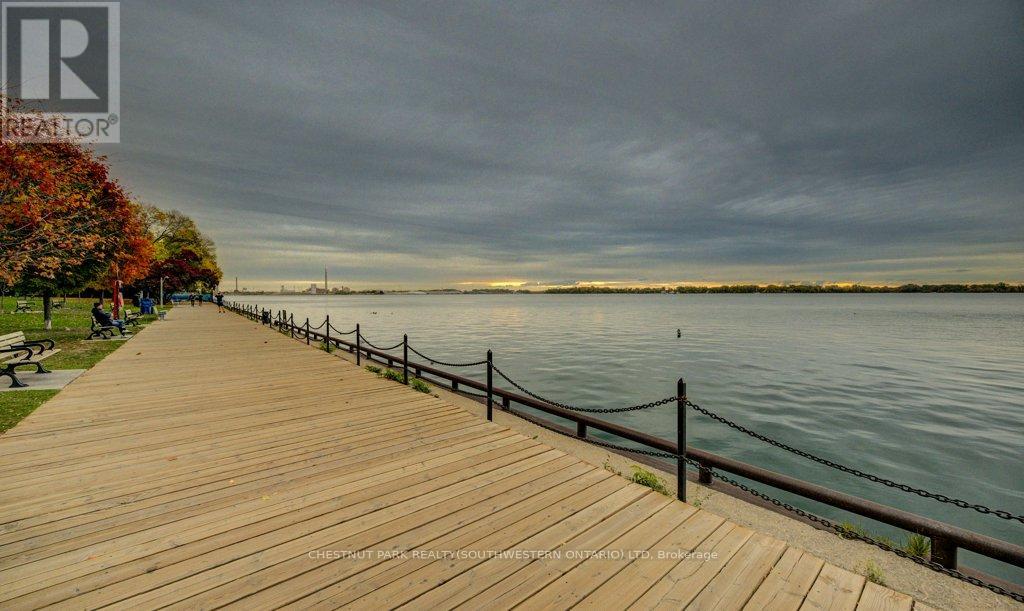 2801 - 33 HARBOUR SQUARE