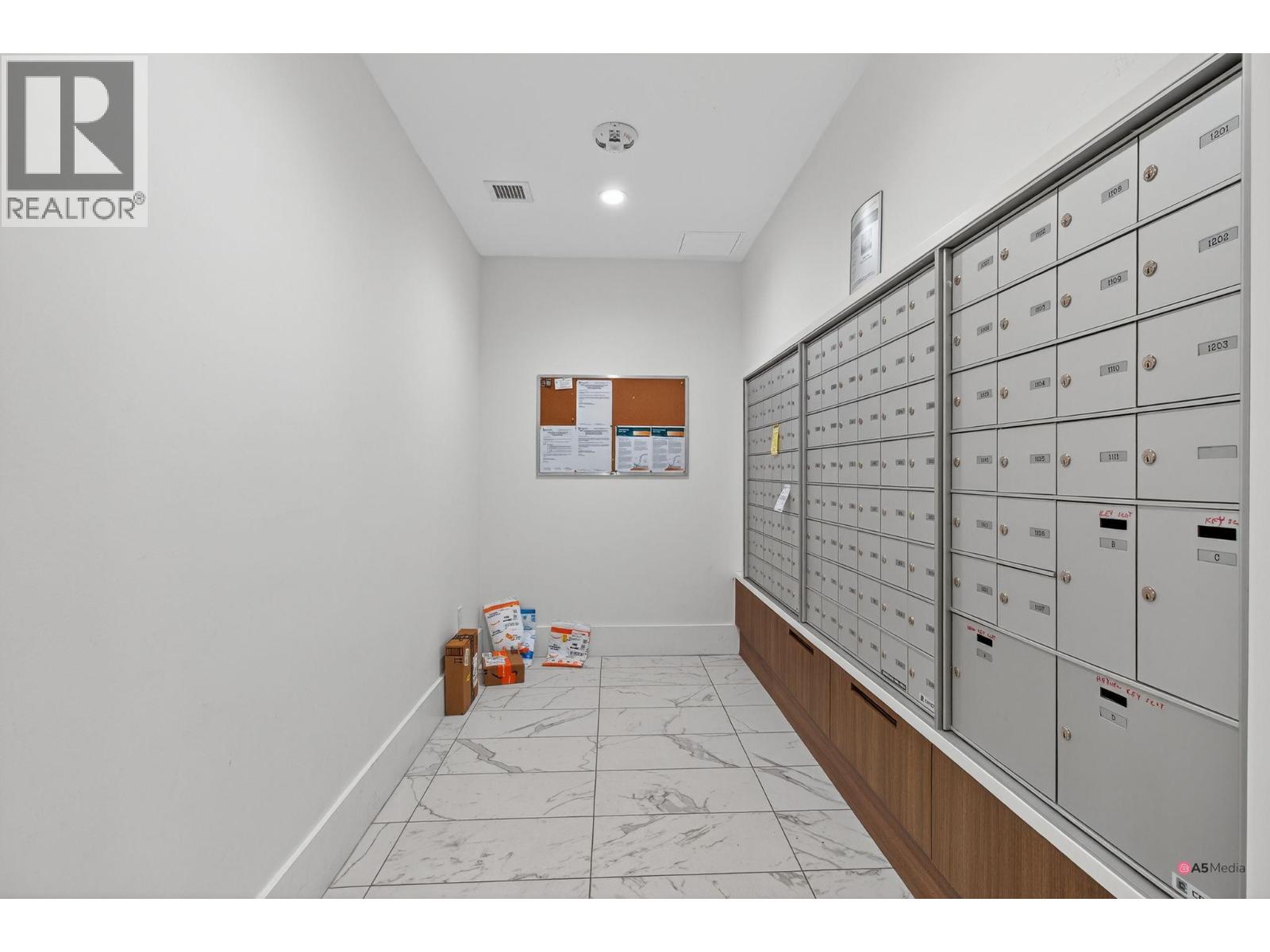 702 8750 UNIVERSITY CRESCENT