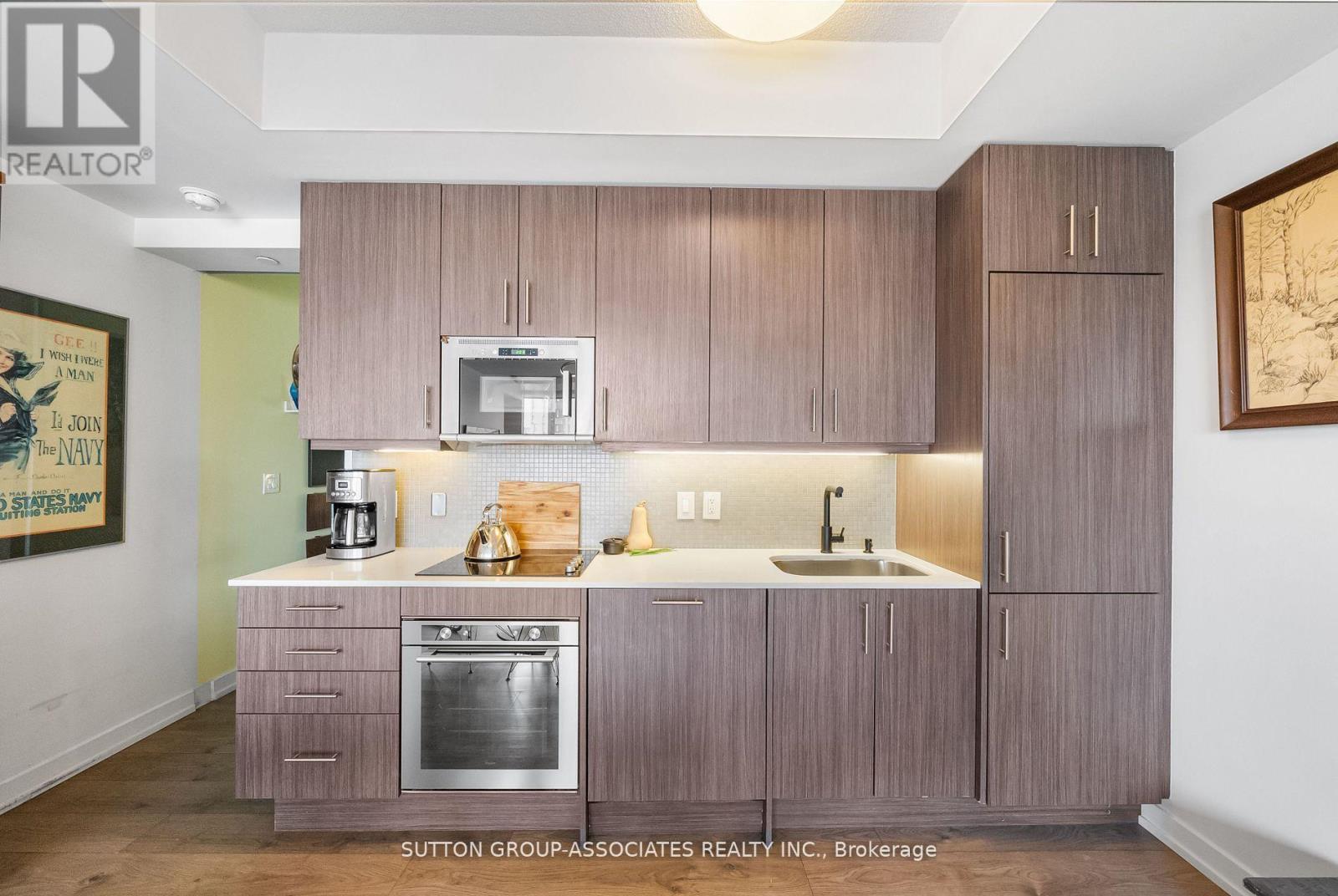 1521 - 297 COLLEGE STREET