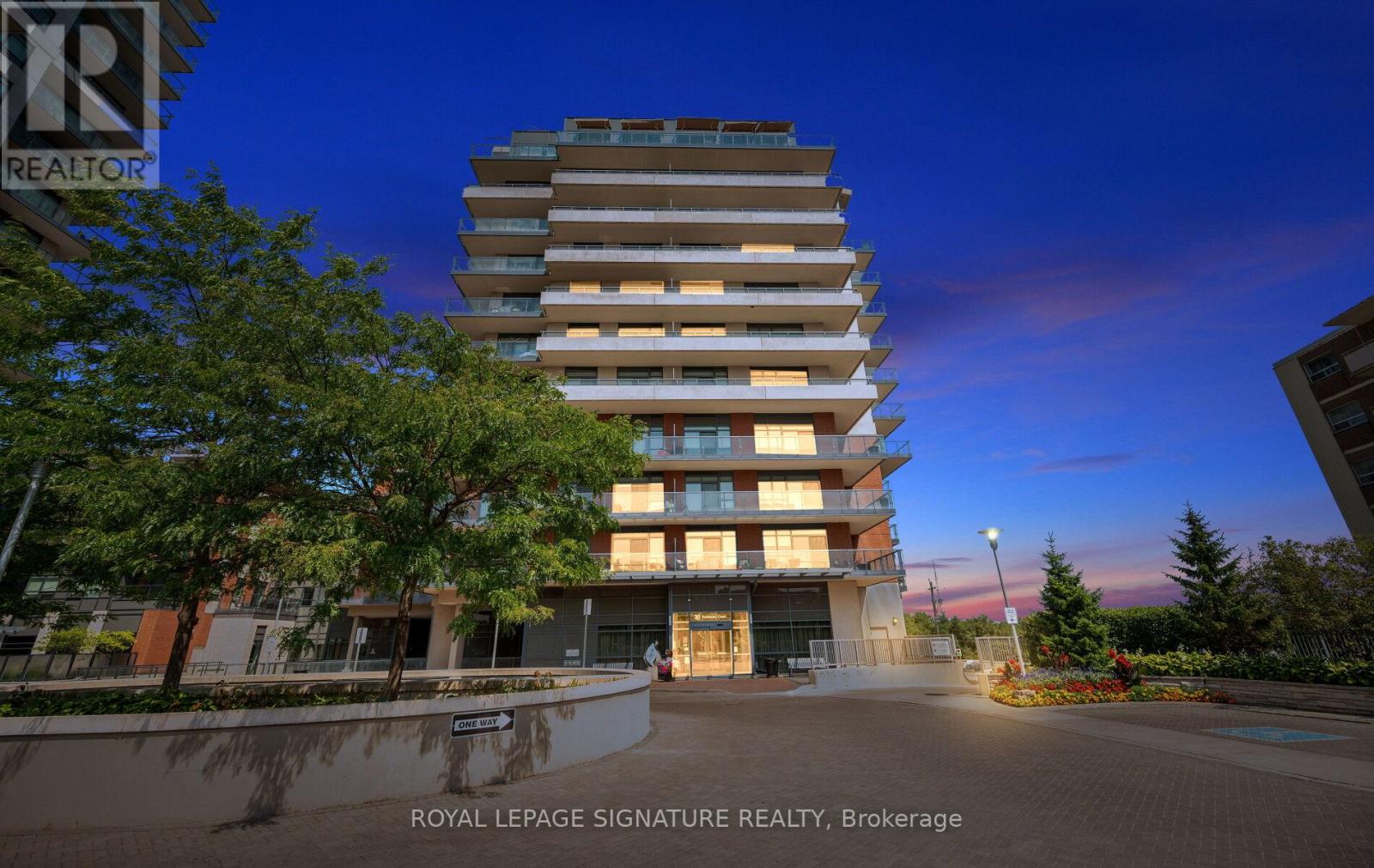 807 - 35 FONTENAY COURT